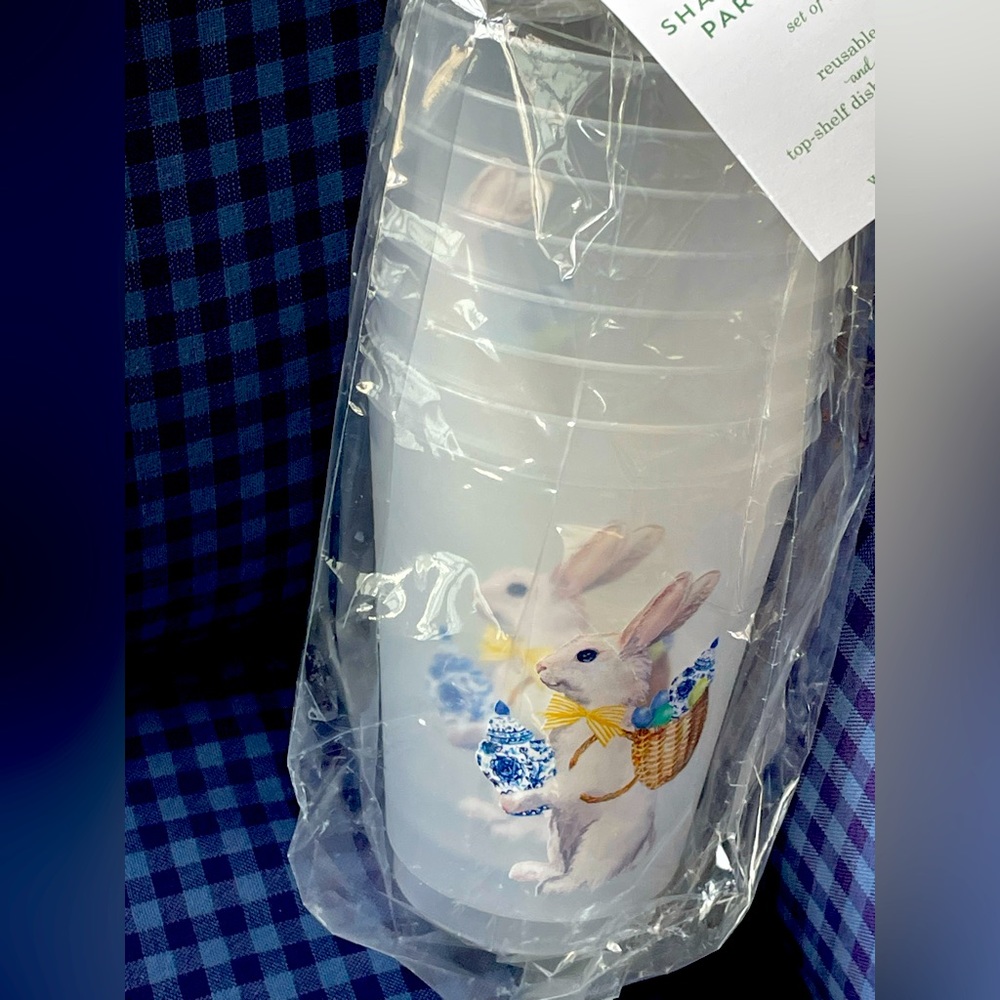 8 Bunny Cups , 16 oz. Dishwasher safe and reusable! 8/bag. New!